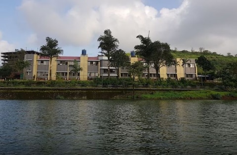 Shavsanti Lake Resort